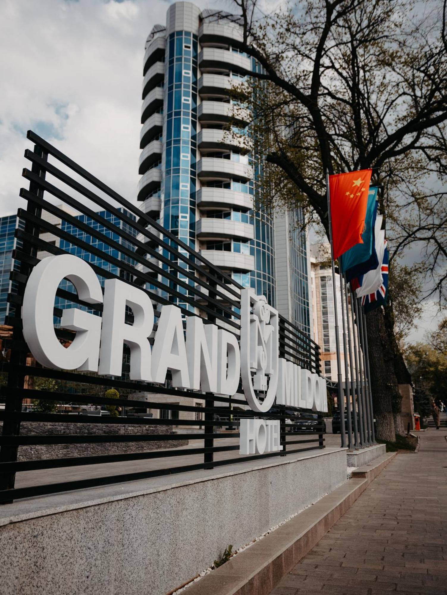 Grand Mildom Hotel Almaty Exterior foto